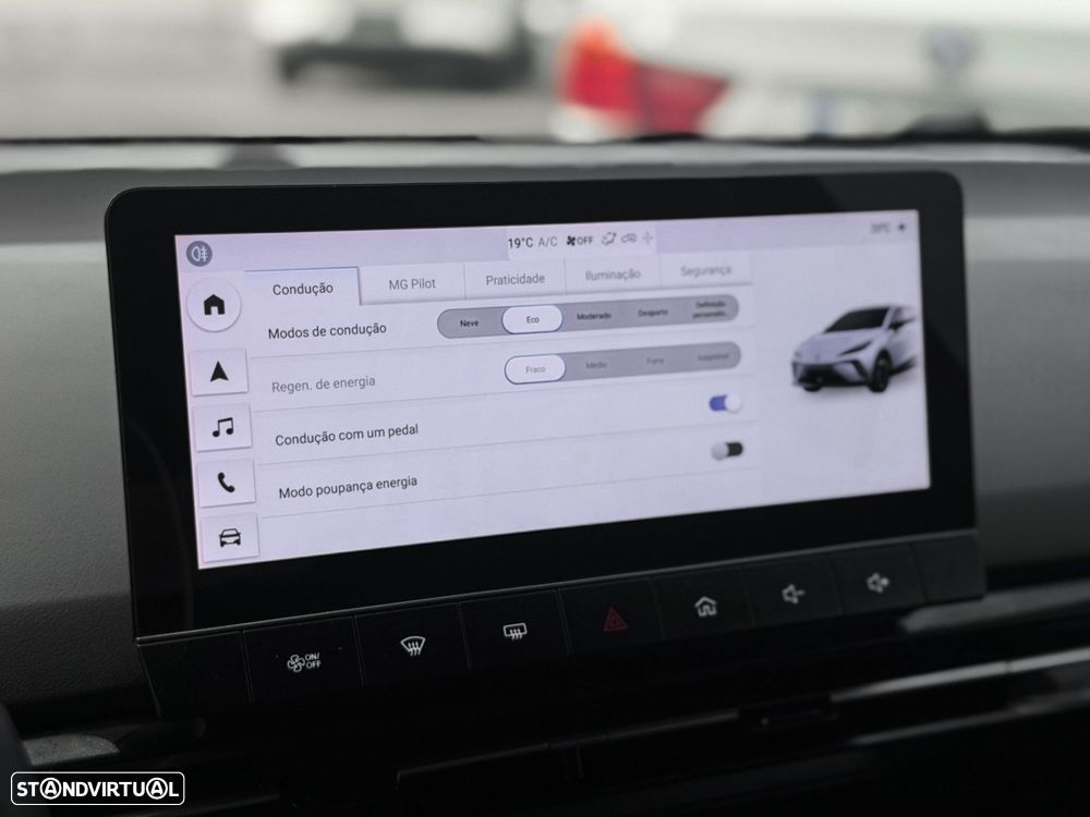MG MG4 64 kWh Luxury - 29