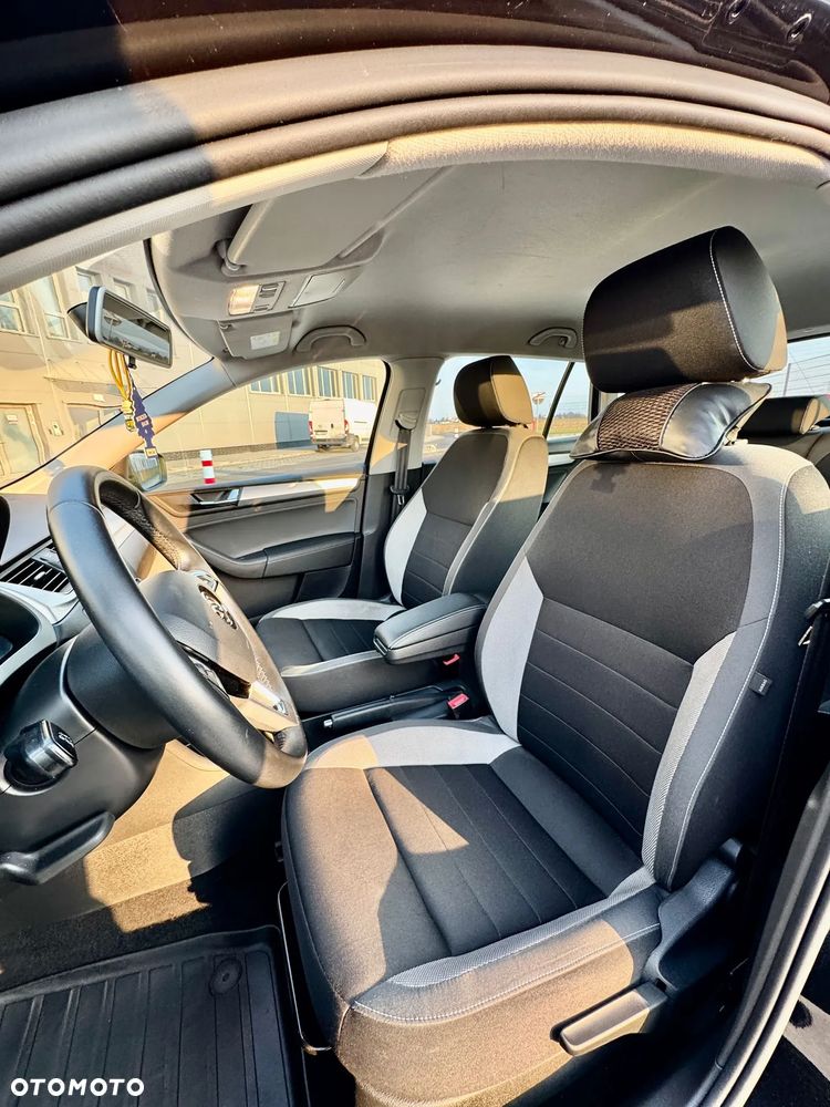 Skoda RAPID 1.0 TSI Ambition - 11