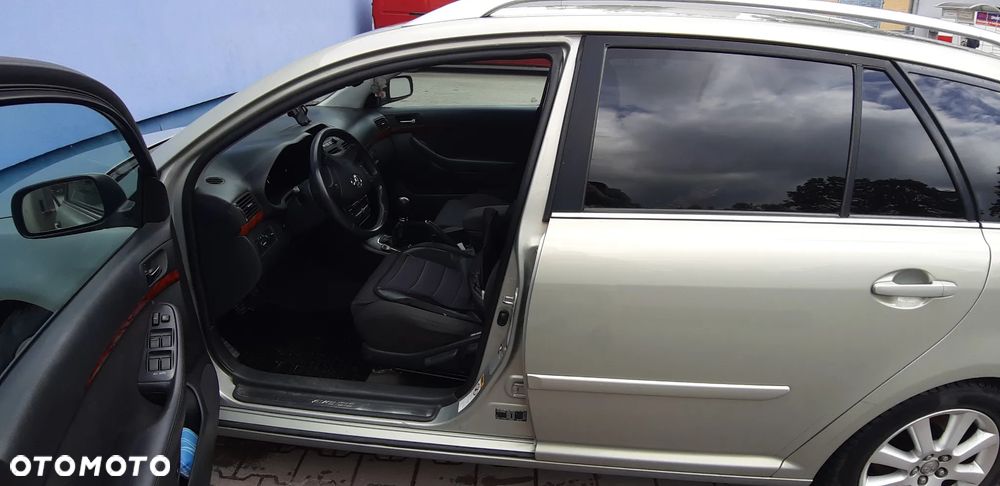 Toyota Avensis 1.8 VVT-i Sol - 15