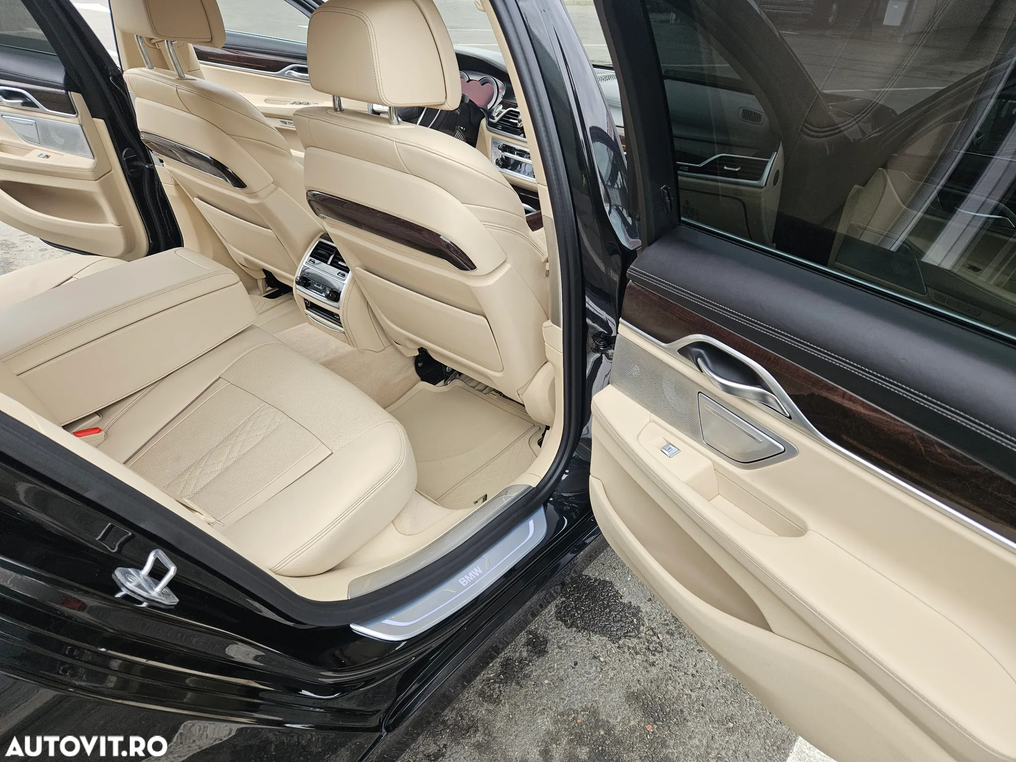 BMW Seria 7 750d xDrive - 14