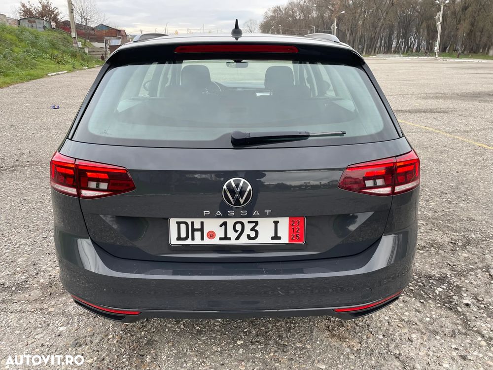 Volkswagen Passat - 4