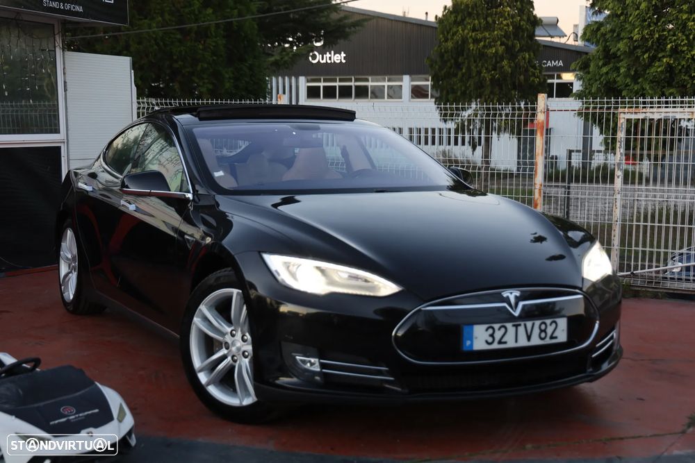Tesla Model S 85D - 5