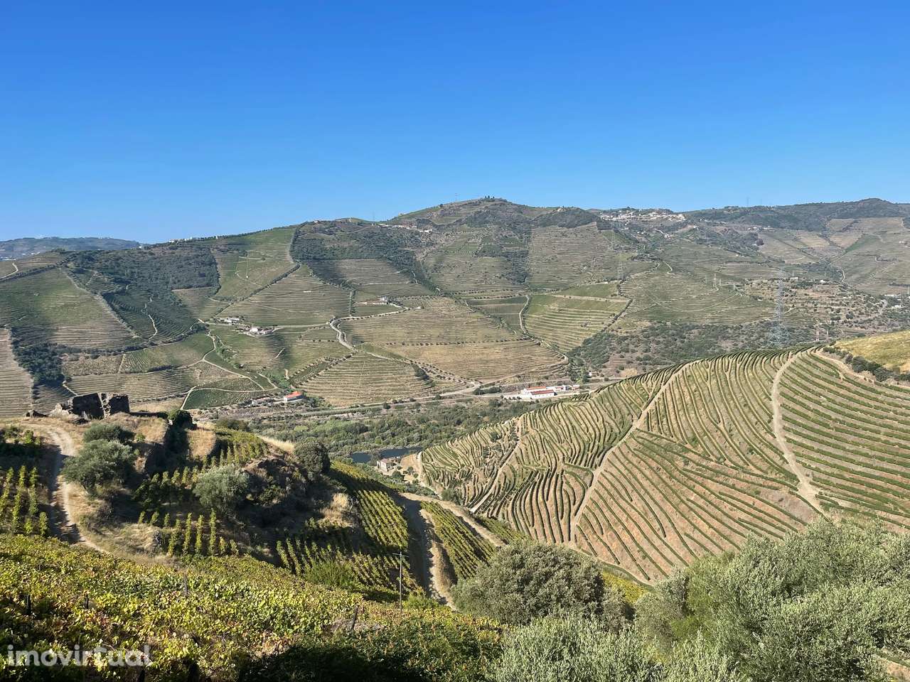 Terreno em Valdigem, com uma área total de 3.350m², oferece vistas pan - Grande imagem: 5/60
