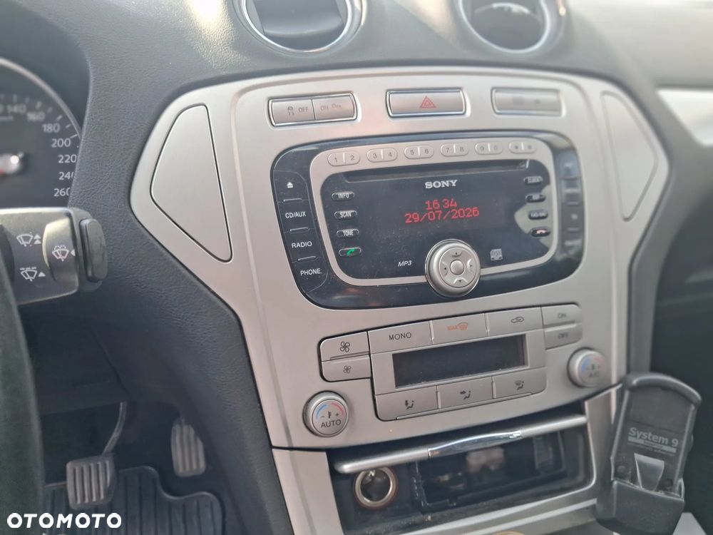 Ford Mondeo 2.0 TDCi Ambiente - 11