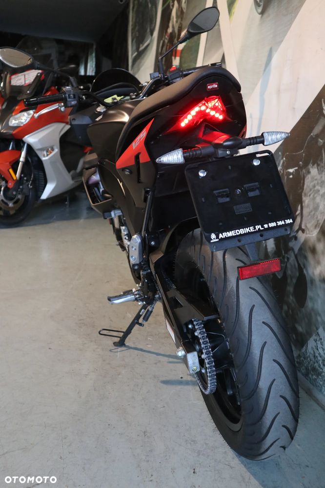 Aprilia Tuono - 10