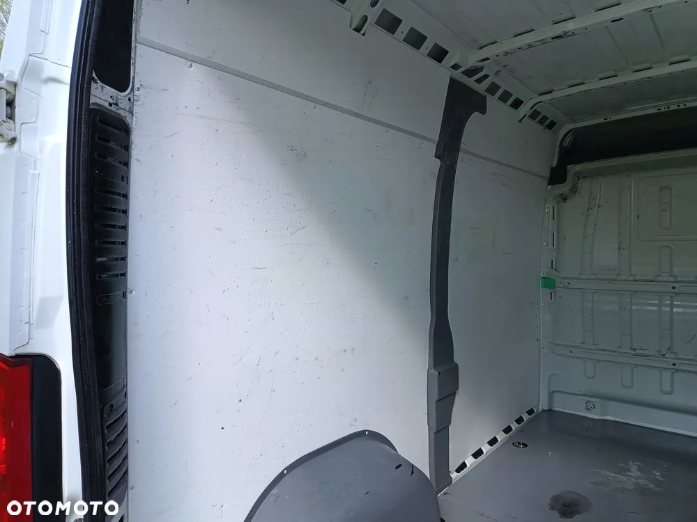 Peugeot Boxer 2.0 diesel 163kM, manual, końcówka 2016roku, WEBASTO, HAK, UDOKUMENTOWANY NIEWIELKI PRZEBIEG! 100% ORGINALNY LAKIER! AUTO SPRAWNE !! - 24