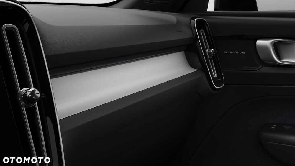 Volvo XC 40 B4 Ultra Black Edition - 12