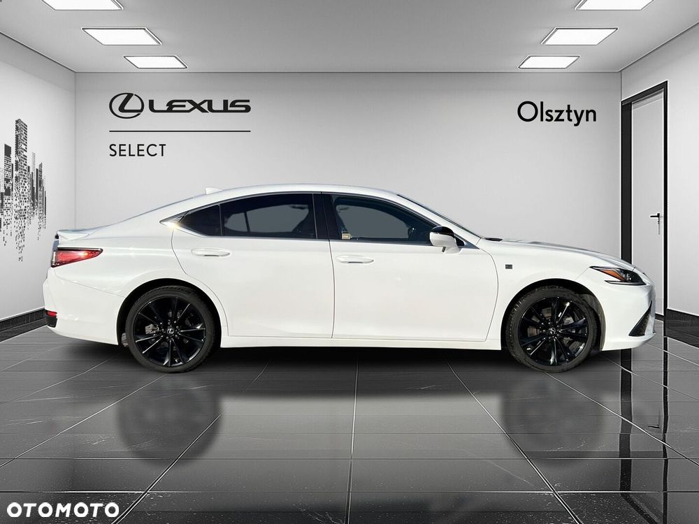 Lexus ES 300h F Sport Design - 7