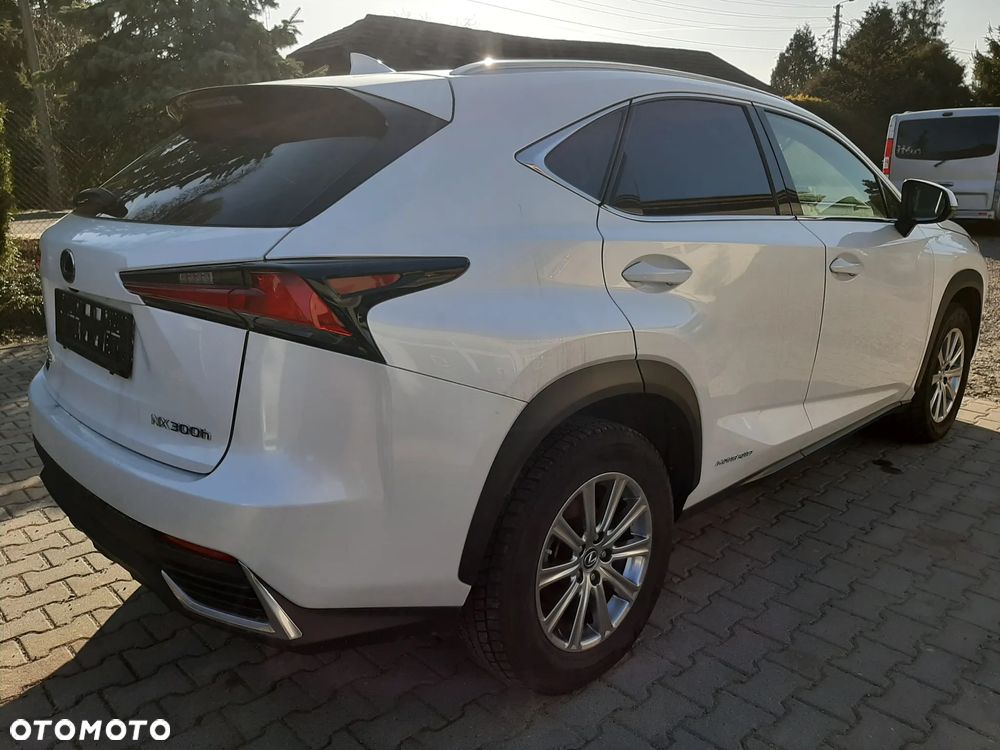 Lexus NX 300h Comfort AWD - 6