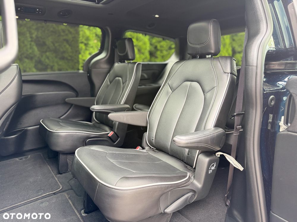 Chrysler Pacifica - 29