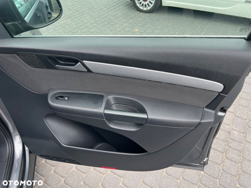 Volkswagen Sharan 2.0 TDI Comfortline - 26