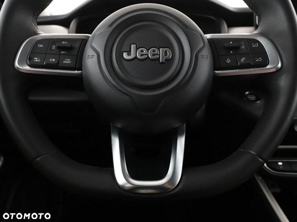 Jeep Avenger Summit - 22