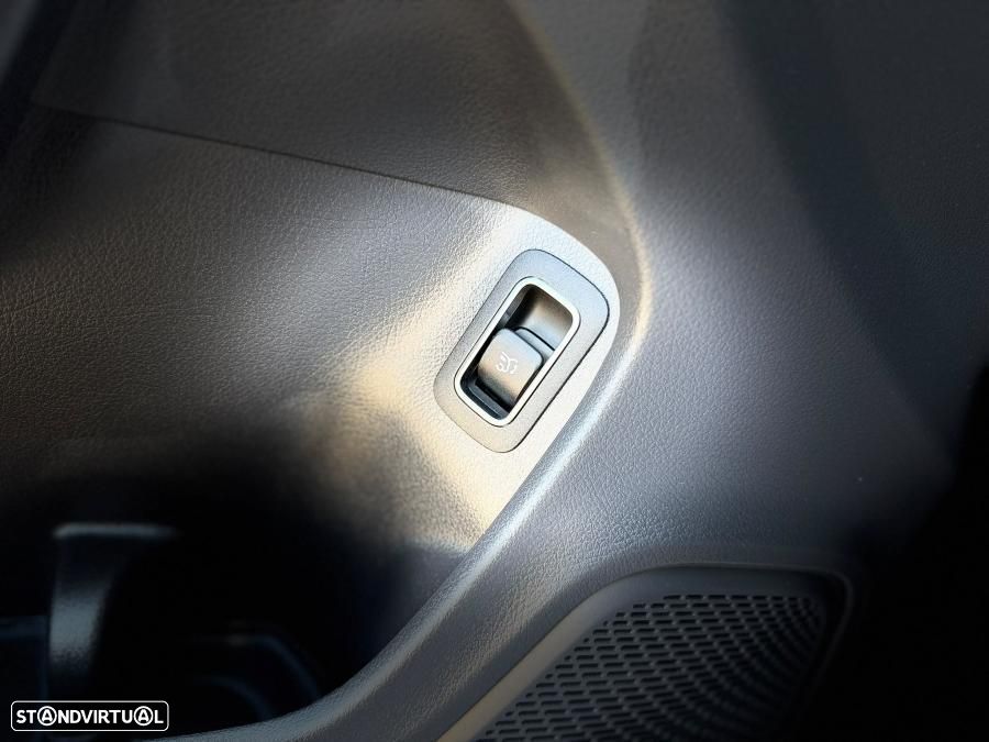 Mercedes-Benz CLA 200 Shooting Brake Progressive Aut. - 16