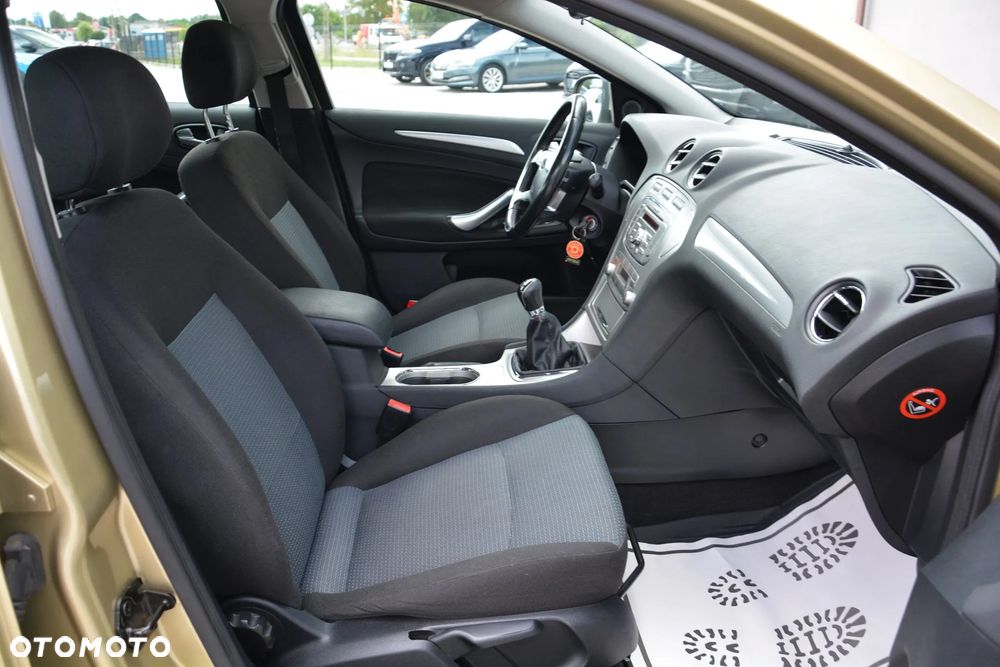 Ford Mondeo 2.0 S - 19