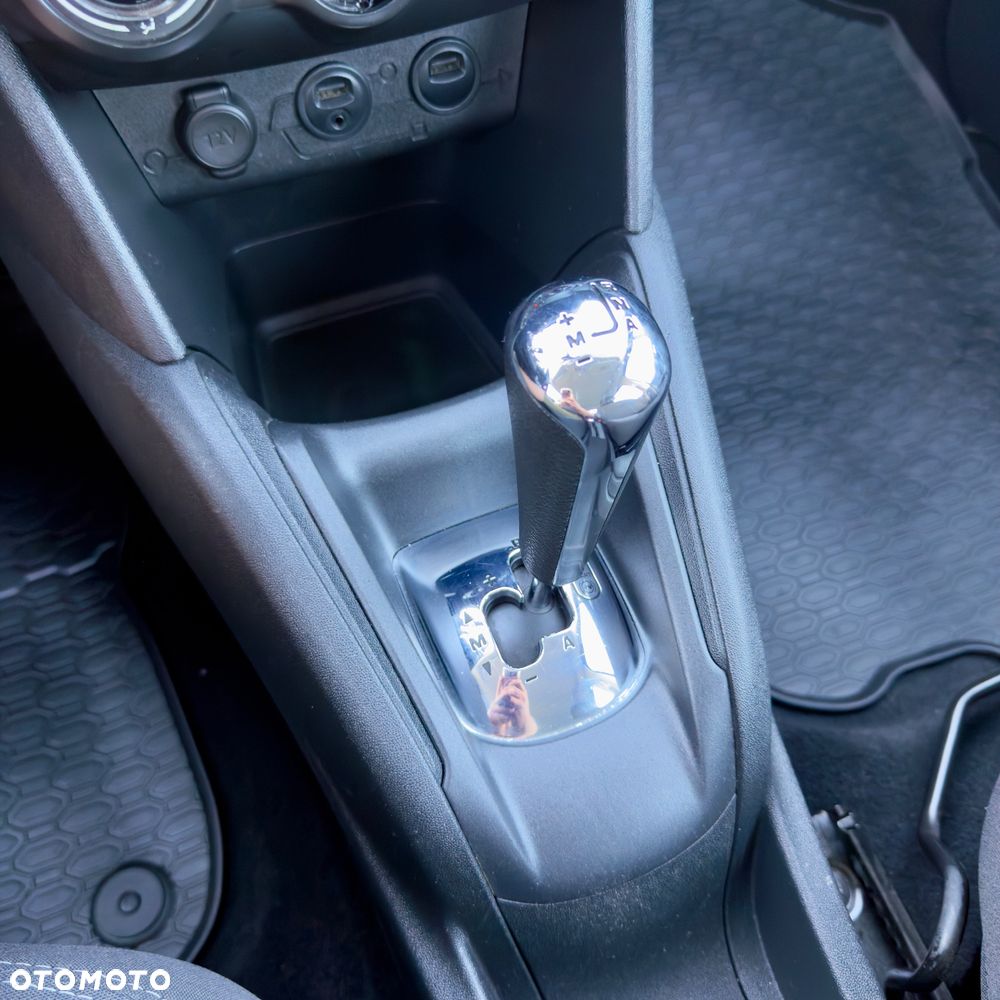Peugeot 208 - 17