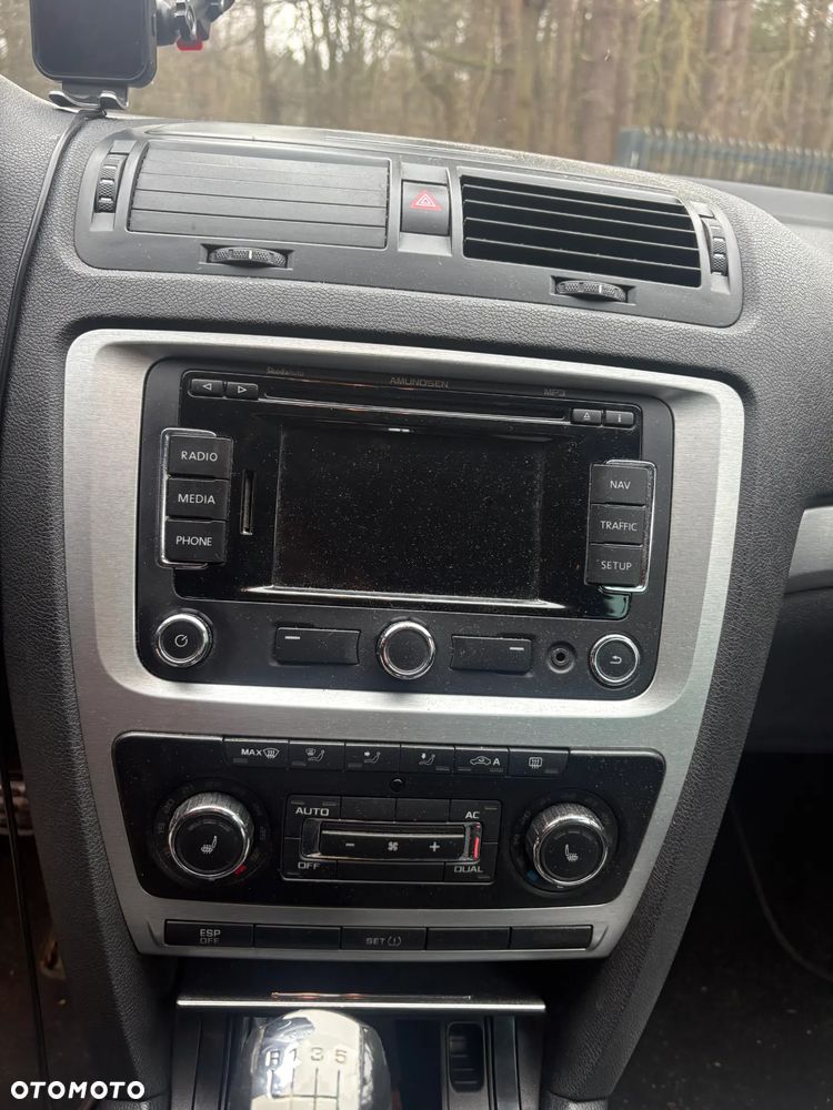 Skoda Octavia 2.0 TDI CR DPF RS - 8