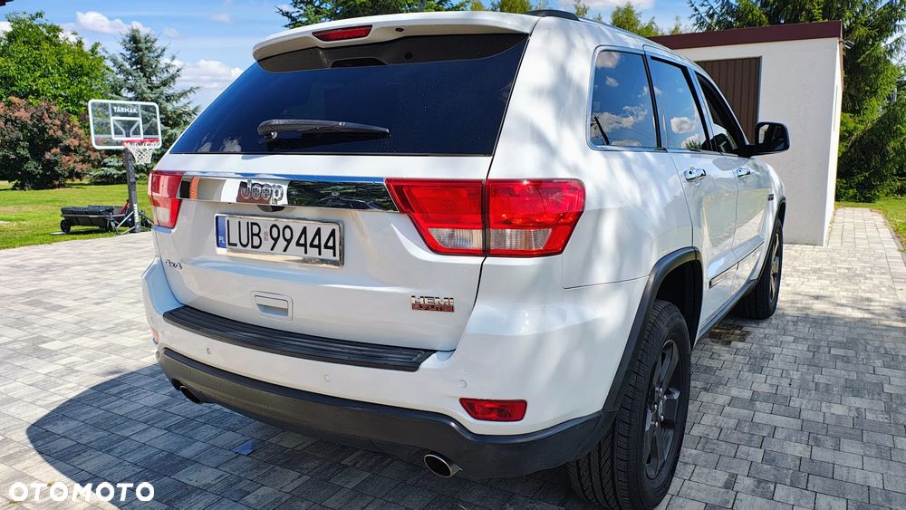 Jeep Grand Cherokee - 32