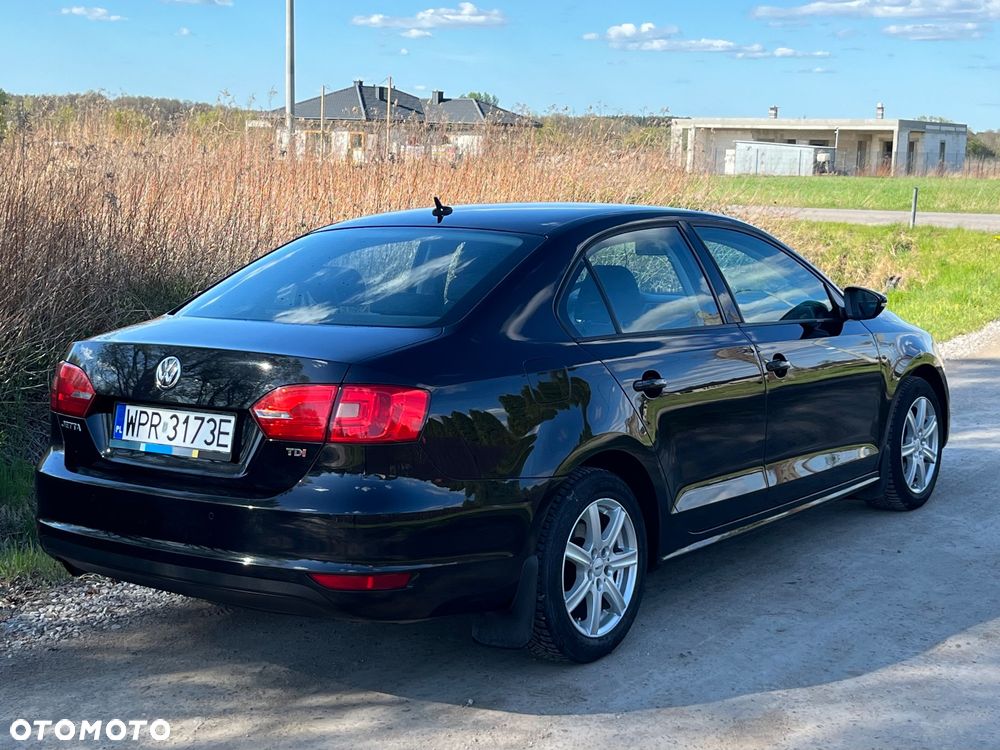 Volkswagen Jetta 1.6 TDI Comfortline - 2
