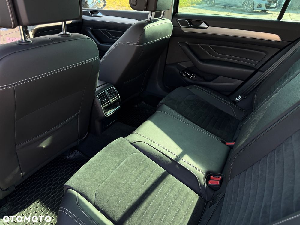 Volkswagen Passat 2.0 TSI Elegance DSG - 9