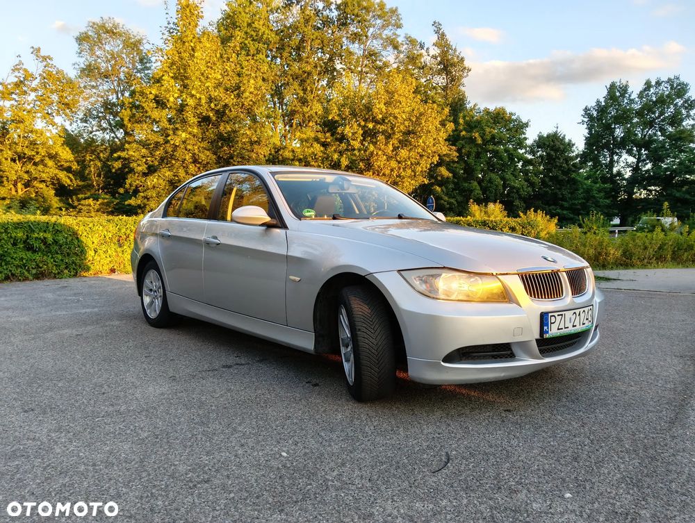 BMW Seria 3 320i - 5