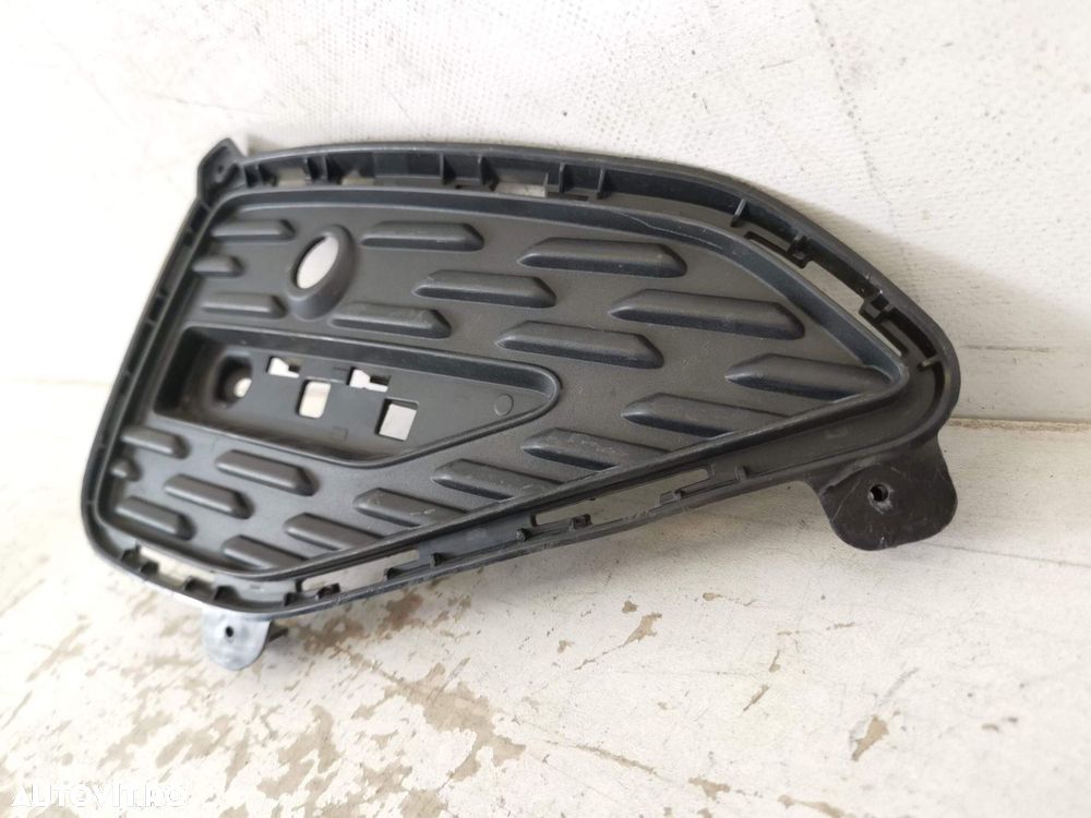 Grila Proiector Bara Spate Stanga Audi Q2 1 2016 2017 2018 2019 2020 2 - 4