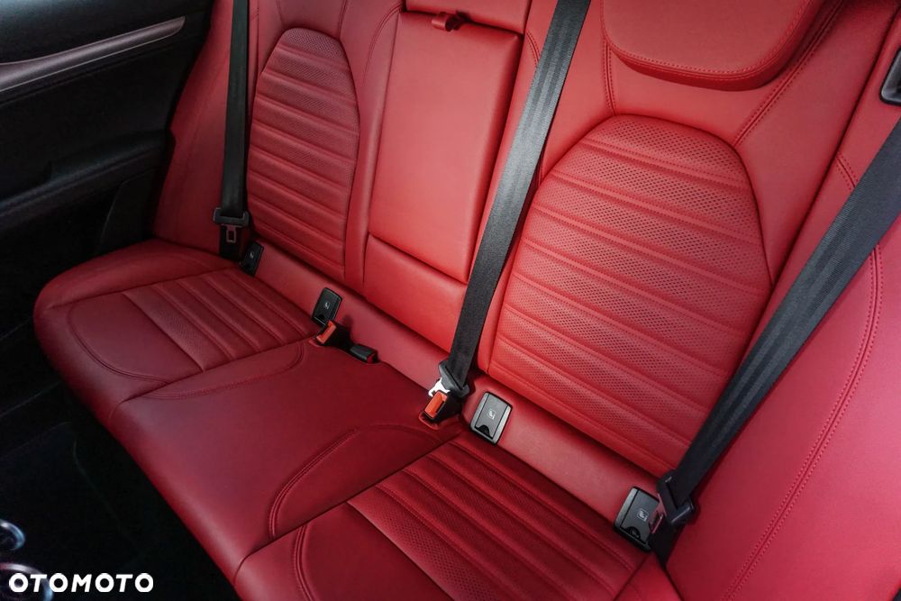 Alfa Romeo Stelvio 2.0 Turbo Veloce Q4 - 31