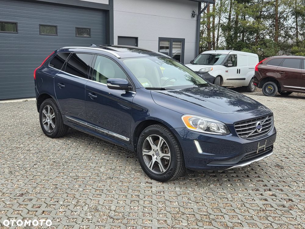 Volvo XC 60 T6 AWD Momentum - 2