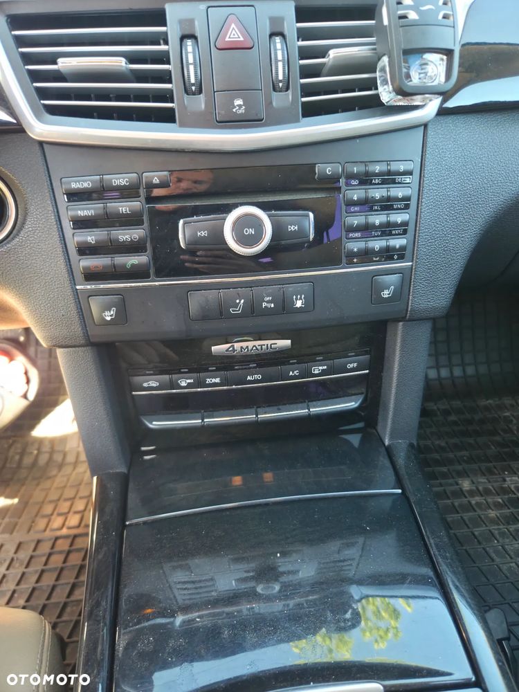 Mercedes-Benz Klasa E 350 CDI 4-Matic BlueEff - 34