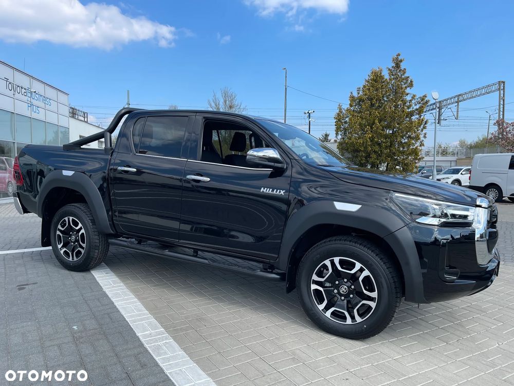 Toyota Hilux 2.8 D-4D Double Cab Invincible Sport 4x4 - 4