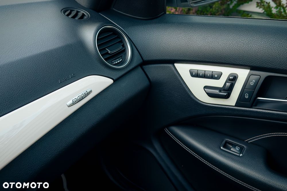 Mercedes-Benz Klasa C 250 CGI BlueEff - 35