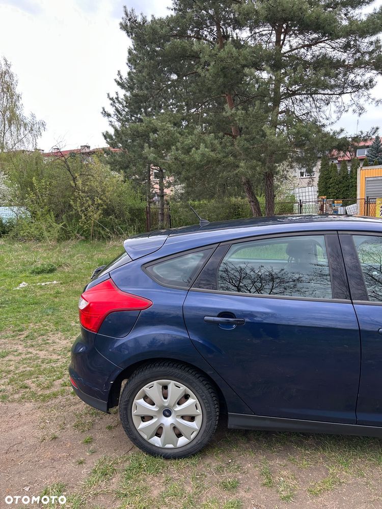 Ford Focus 1.6 Ambiente - 12