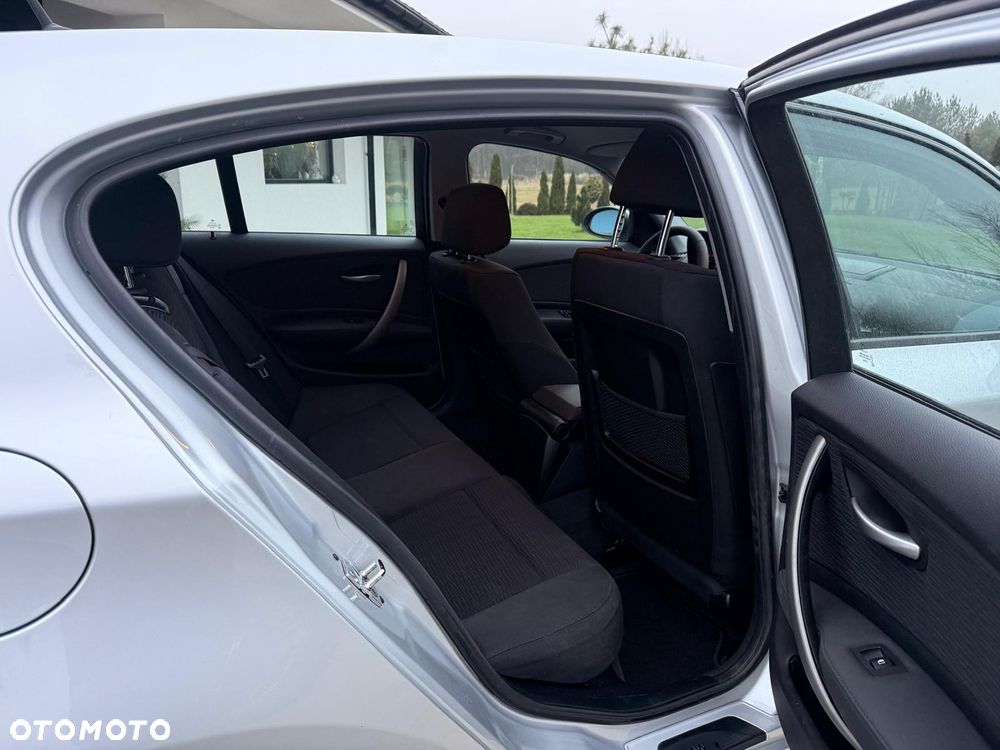 BMW Seria 1 116i - 17