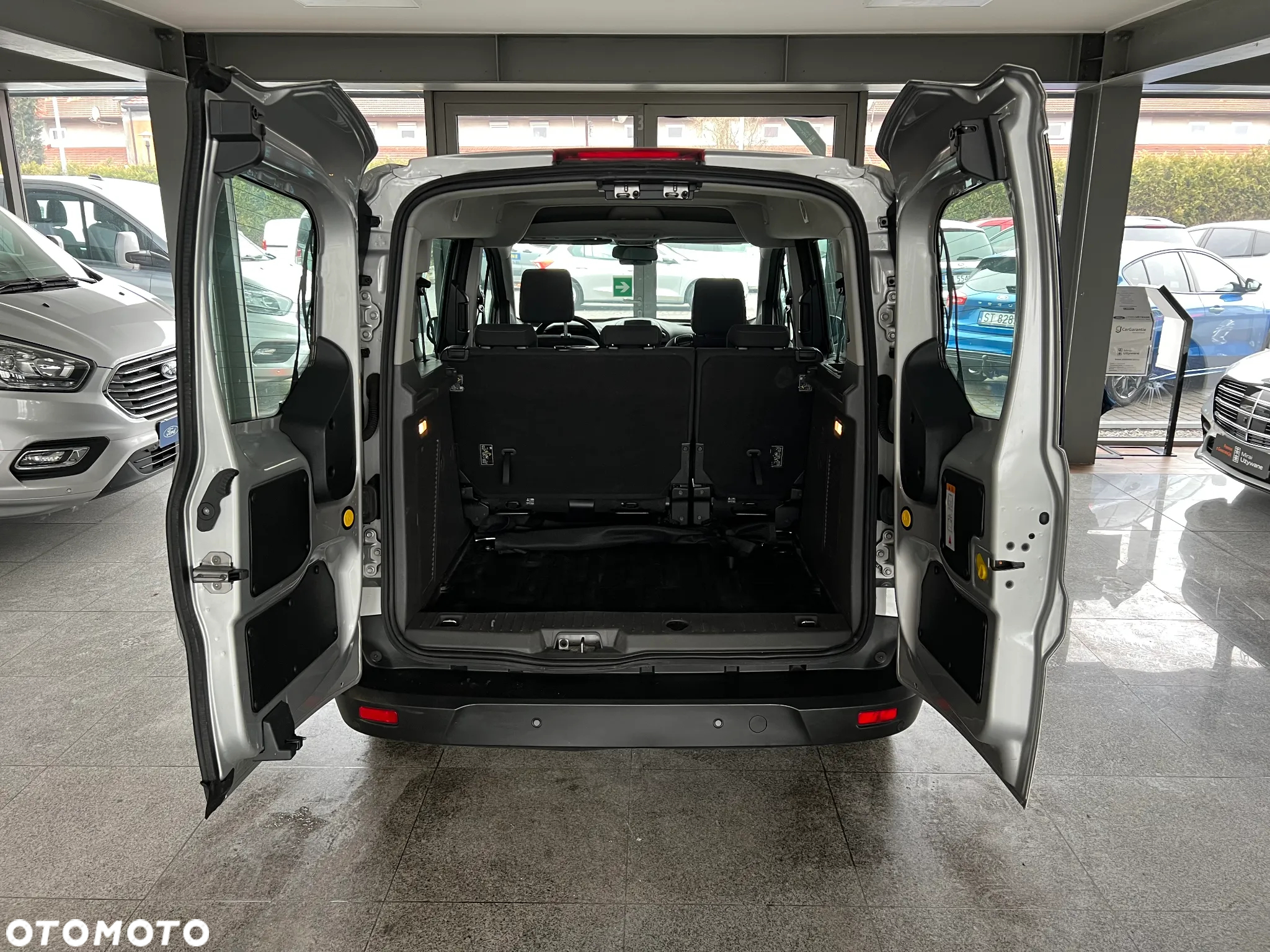 Ford Transit Connect - 14