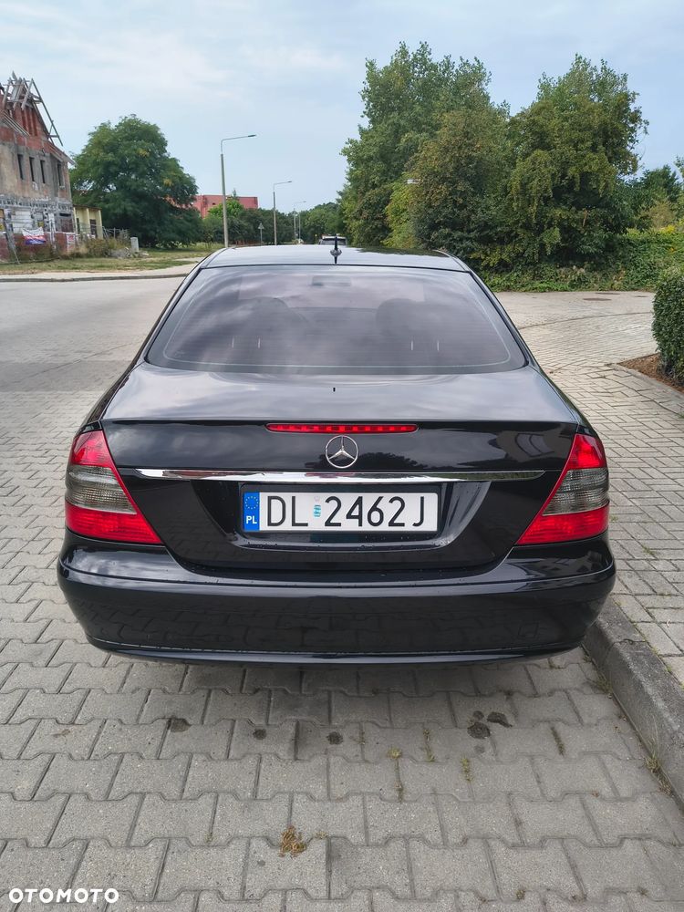 Mercedes-Benz E-Class 2006 photo 5