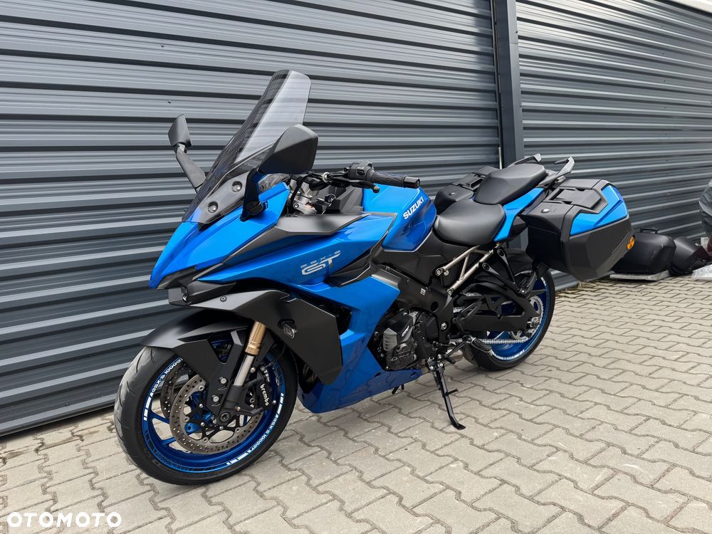 Suzuki GSX - 3