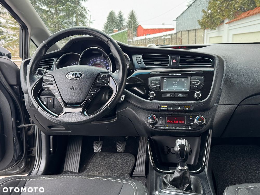 Kia Ceed - 13