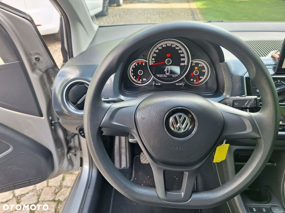 Volkswagen up! (BlueMotion Technology) move - 11