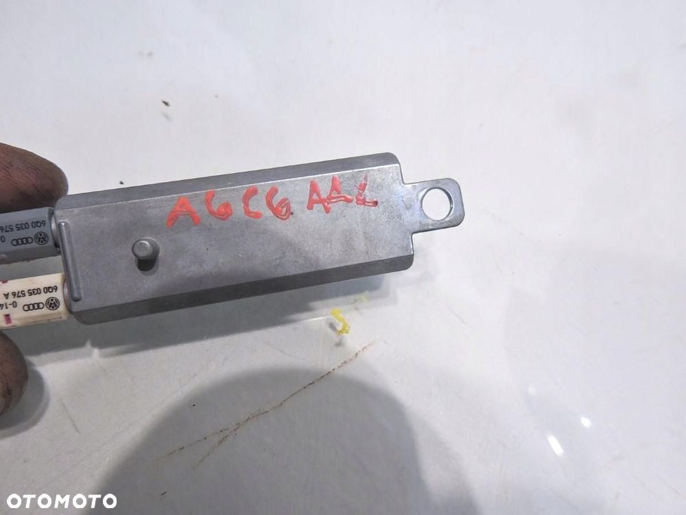 WZMACNIACZ ANTENY AUDI A6 C6 4F9035225A - 2