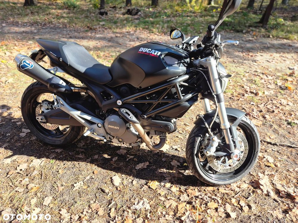 Ducati 696
