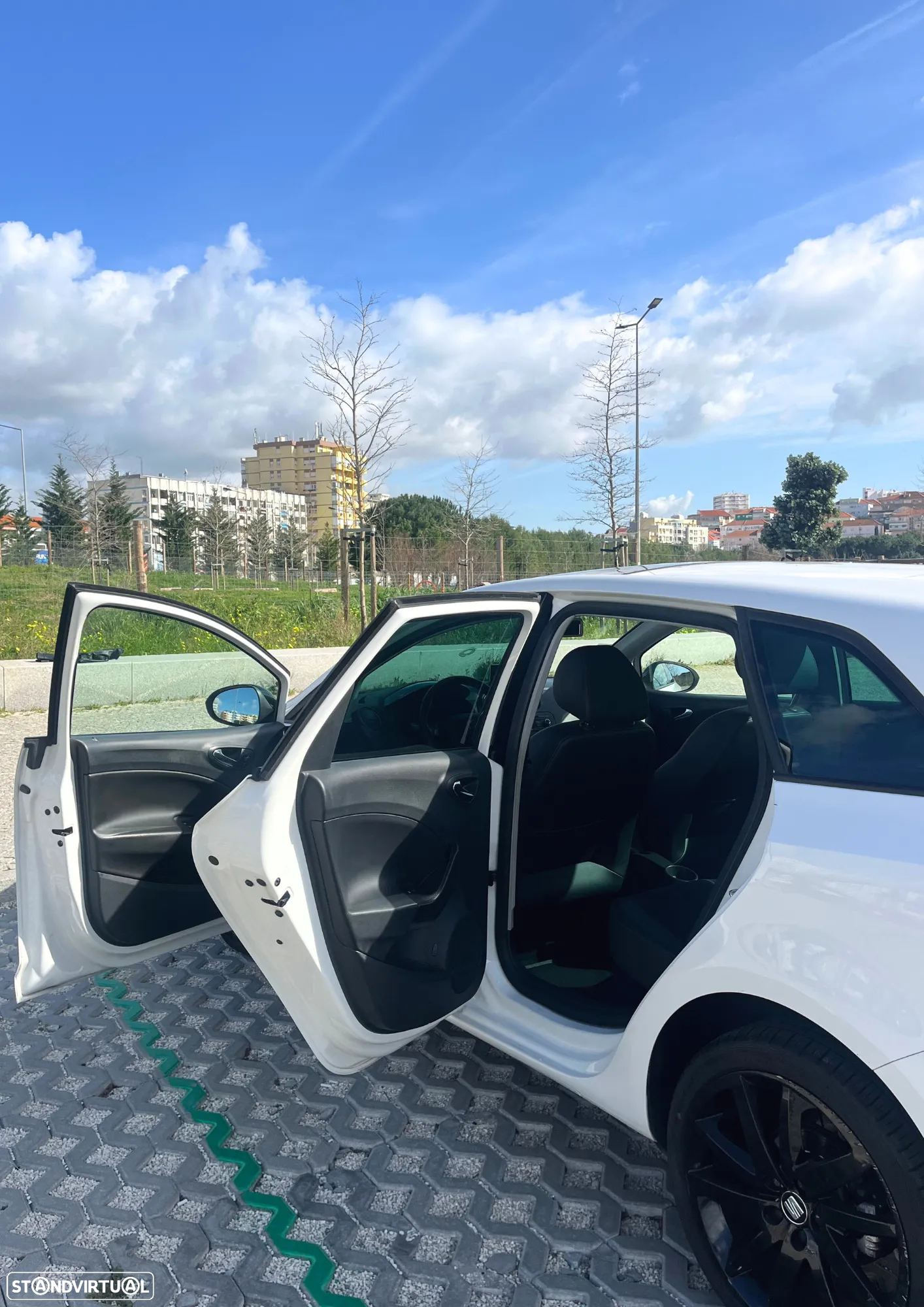 SEAT Ibiza ST 1.6 TDI FR - 2