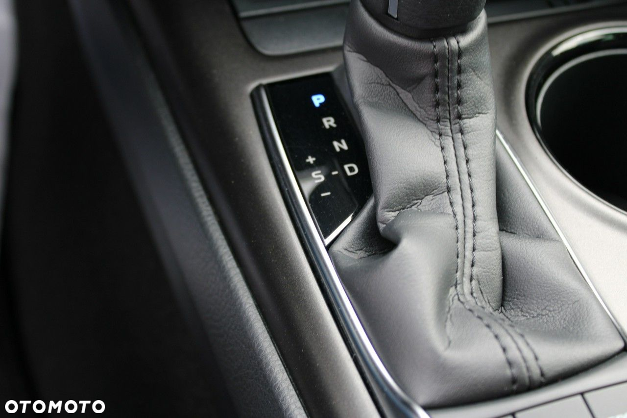 Toyota Camry - 26