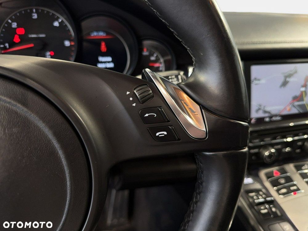 Porsche Panamera - 23