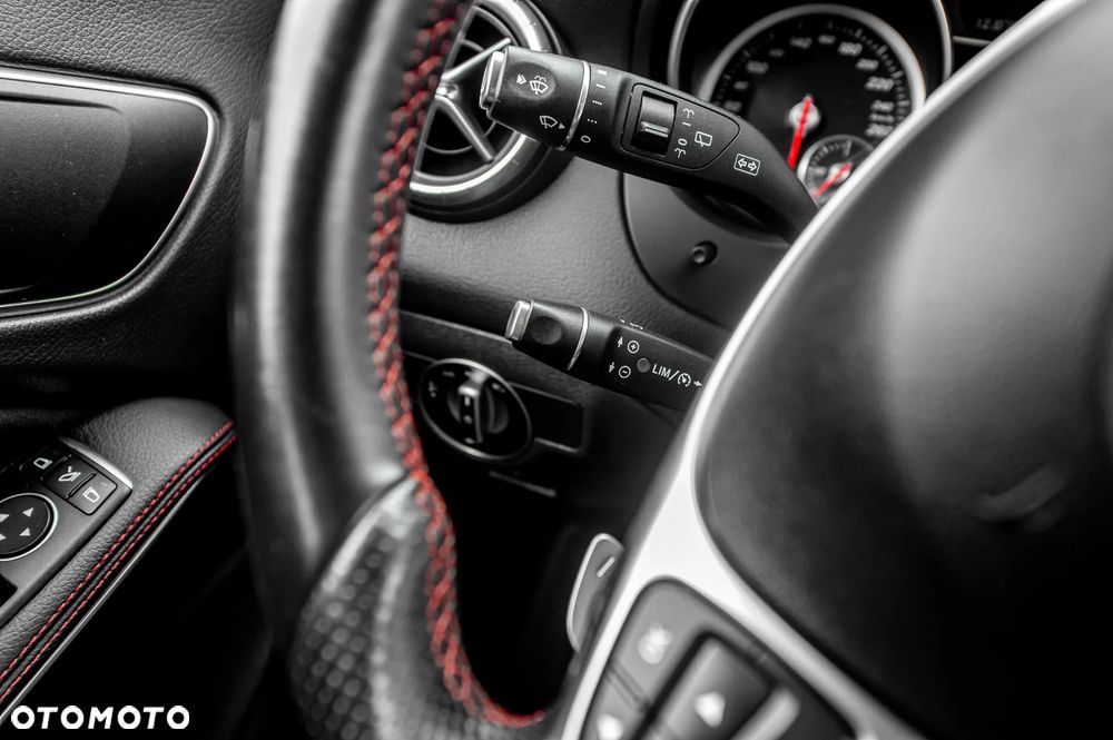 Mercedes-Benz CLA 250 4Matic 7G-DCT AMG Line - 29