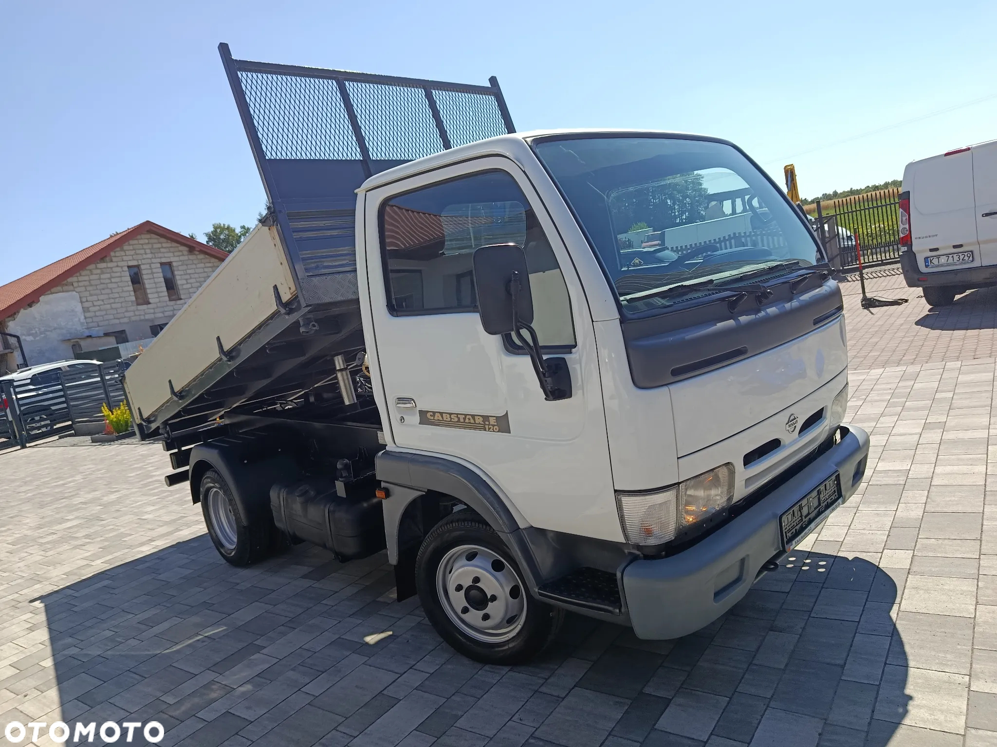 Nissan Cabstar Wywrotka 3.0 TDI 120KM - 3