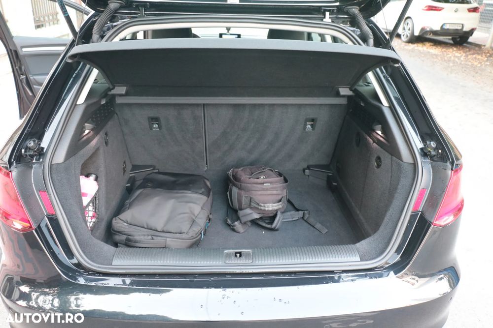 Audi A3 Sportback 1.6 TDI Stronic Attraction - 8