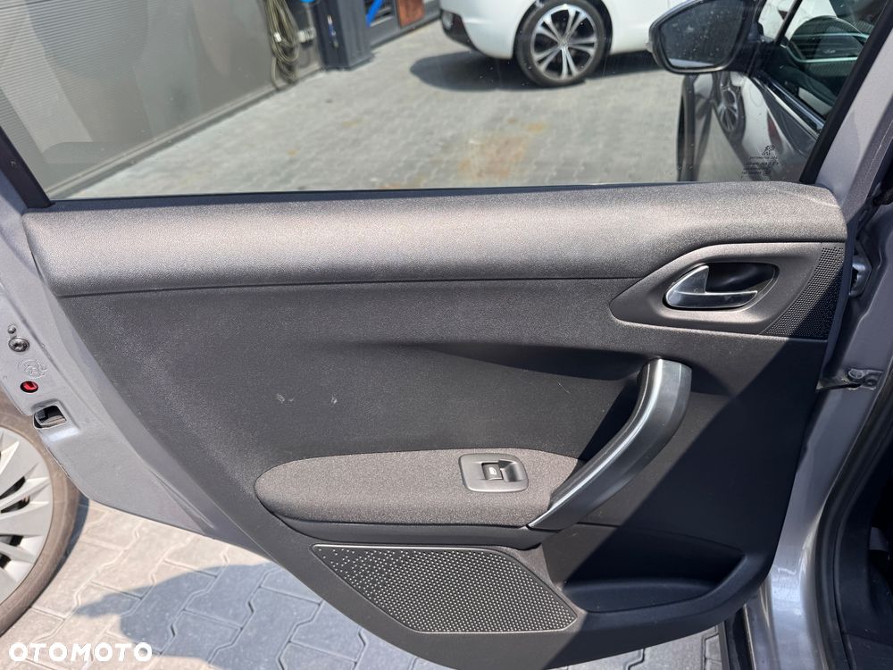 Peugeot 2008 1.2 Pure Tech Allure S&S - 12