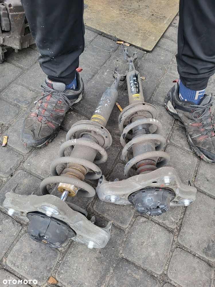 Amortyzatory przednie sprężyny audi a4 b7 2.7tdi kompletne - 2