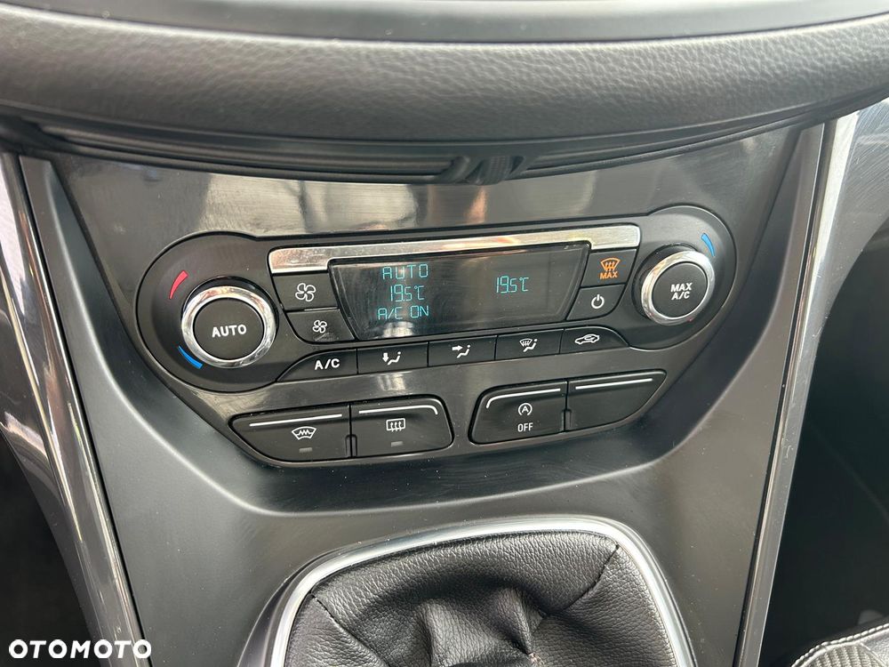 Ford Kuga 2.0 TDCi FWD Titanium - 15