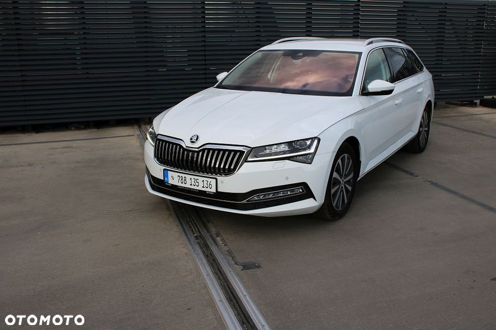 Skoda Superb 2.0 TDI SCR Style DSG - 11