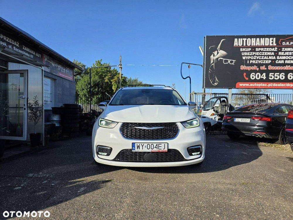 Chrysler Pacifica - 3